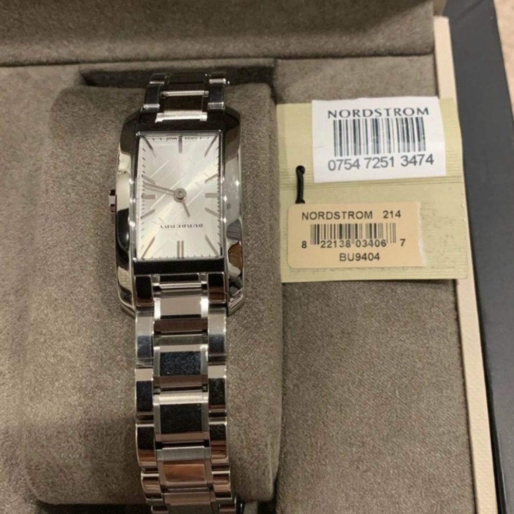 Burberry Women's BU9400 'heritage' Watch (FINAL PRICE) $529 - Picture 8 of 10